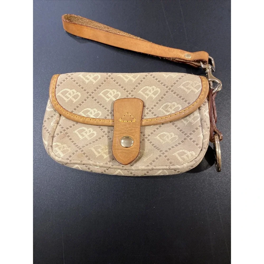 dooney and bourke Wristlet Beige